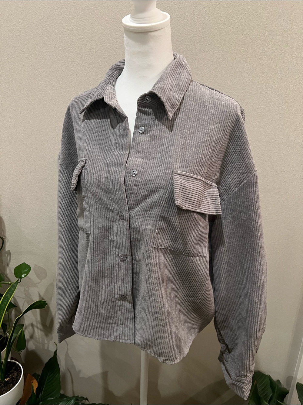 Women’s Gray Cropped Corduroy Button-Up Jacket